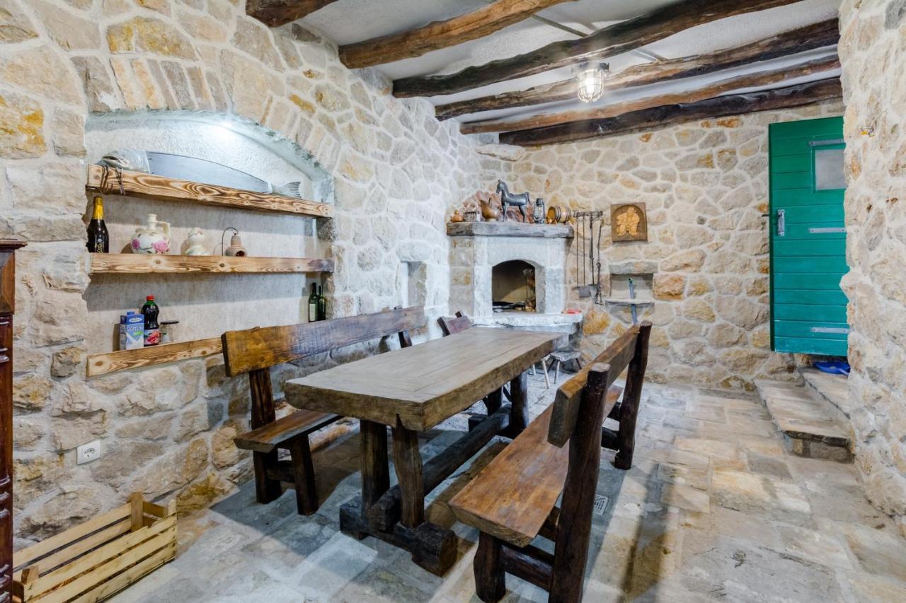 Holiday Home Rustic Kraljici Kültér fotó