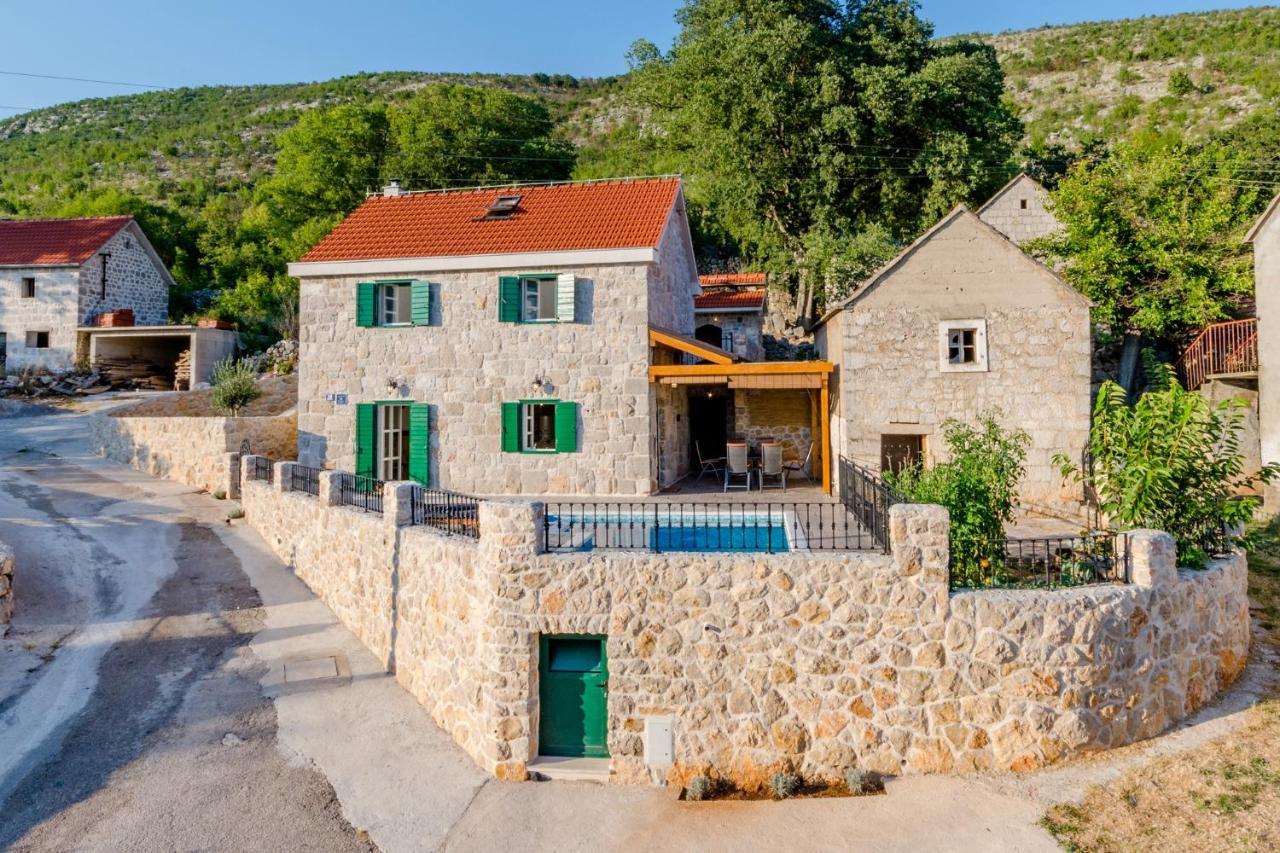 Holiday Home Rustic Kraljici Kültér fotó